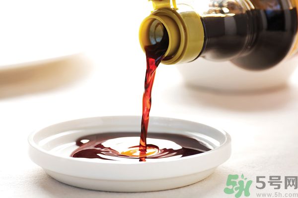 夏天醬油要不要放冰箱？醬油可不可以放冰箱？