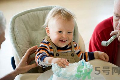 小孩子咬鉛筆會鉛中毒嗎？小孩子咬鉛筆會影響身體健康嗎？