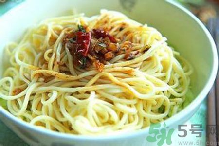 寶寶可以吃涼面嗎？寶寶多大可以吃涼面？