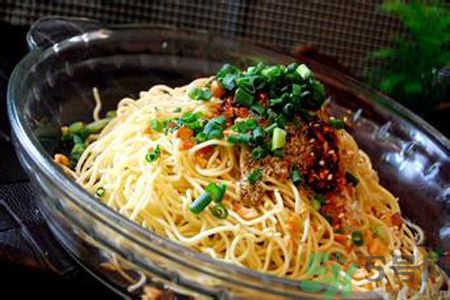 哺乳期可以吃涼面嗎？哺乳期吃涼面對寶寶有影響嗎？