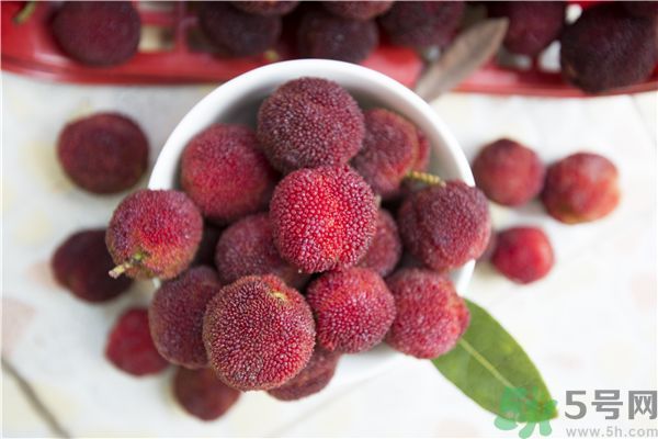 吃楊梅過敏怎么辦？楊梅過敏癥狀有哪些？