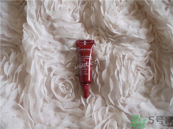 夢妝花顏凝時菁華眼霜好用嗎？夢妝花顏凝時菁華眼霜怎么樣？