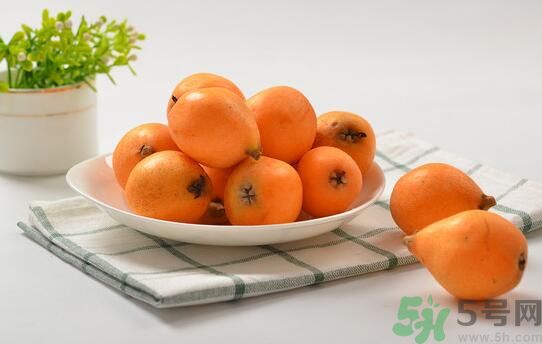 經(jīng)期可以吃枇杷嗎？經(jīng)期吃枇杷會(huì)不會(huì)肚子痛？