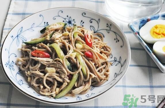 蕎麥怎么做成面條？蕎麥面條怎么做好吃？