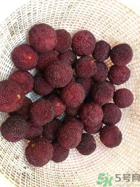 楊梅里面的蟲子能吃嗎？楊梅里面的蟲子吃了會怎么樣？