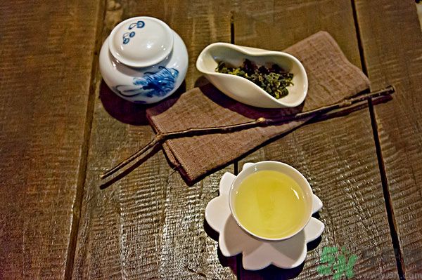 吃魚的時候能喝茶嗎？吃魚可以喝茶嗎？