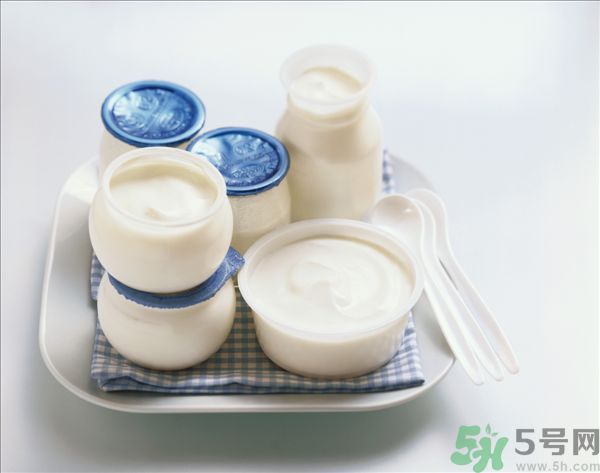 吃魚可以喝酸奶嗎？吃魚的時(shí)候能喝酸奶嗎