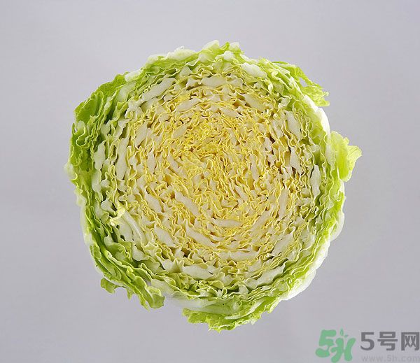 包菜外面爛了還能吃嗎？包菜里面有花可以吃嗎？