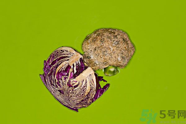 包菜外面爛了還能吃嗎？包菜里面有花可以吃嗎？