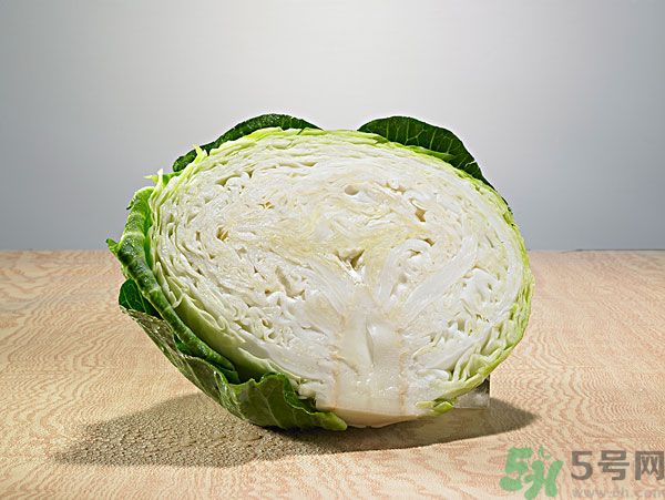 包菜外面爛了還能吃嗎？包菜里面有花可以吃嗎？