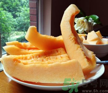 哈密瓜爛了一部分還能吃嗎？哈密瓜切掉爛的部分還可以吃嗎？