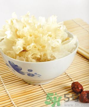 哈密瓜可以和銀耳一起煮嗎？哈密瓜可以和銀耳一起吃嗎？