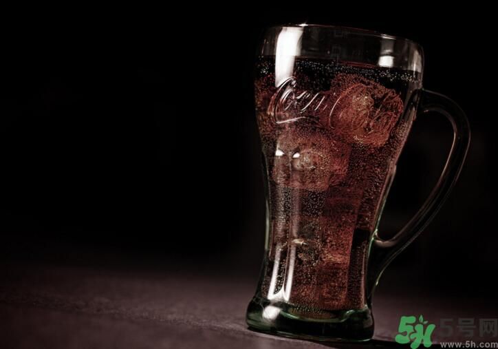 可樂沒氣了還能喝嗎？可樂沒氣了可以喝嗎？