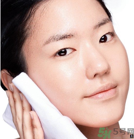 優(yōu)美成分零負(fù)擔(dān)天然洋甘菊純露噴霧好用嗎？優(yōu)美成分零負(fù)擔(dān)天然洋甘菊純露噴霧怎么樣？