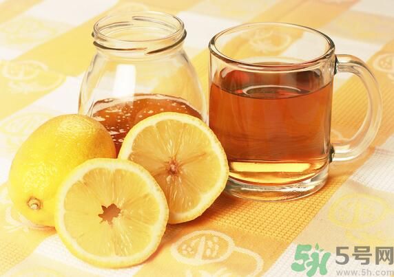 喝酒臉發(fā)白的人酒量好嗎？喝酒臉發(fā)白好不好？