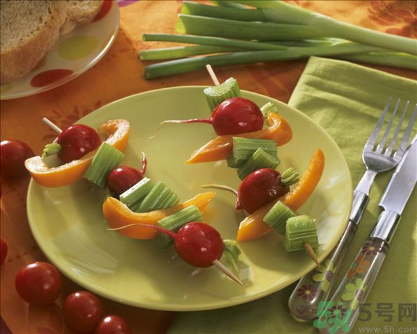 夏天吃蛇肉可以清火嗎？夏天吃蛇肉可以降火嗎？