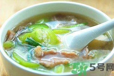 地皮菜可以和絲瓜一起吃嗎?地皮菜能和絲瓜同吃嗎? 地皮菜可以和絲瓜一起吃嗎?地皮菜能和絲瓜同吃嗎?