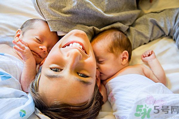 蹺二郎腿臉會(huì)變大嗎？蹺二郎腿會(huì)讓臉變大嗎？