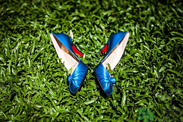 女生第一次高跟鞋的意義？女生什么時候穿高跟鞋？