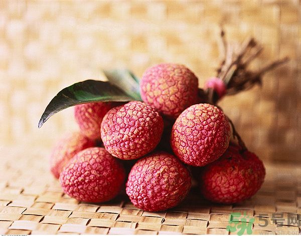 荔枝怎么吃不上火？怎樣吃荔枝不上火？