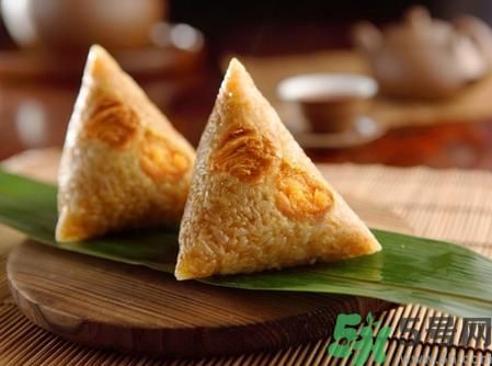 吃粽子時可以就大蒜嗎？粽子可以和大蒜一起吃嗎？