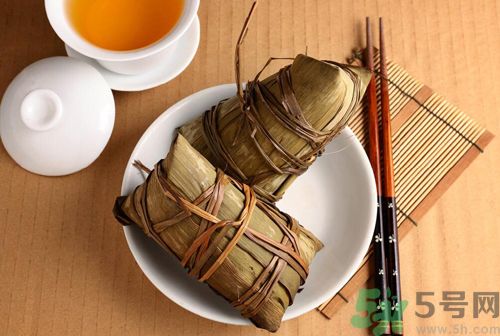 吃粽子可以吃龍蝦嗎？粽子可以和龍蝦一起吃嗎？