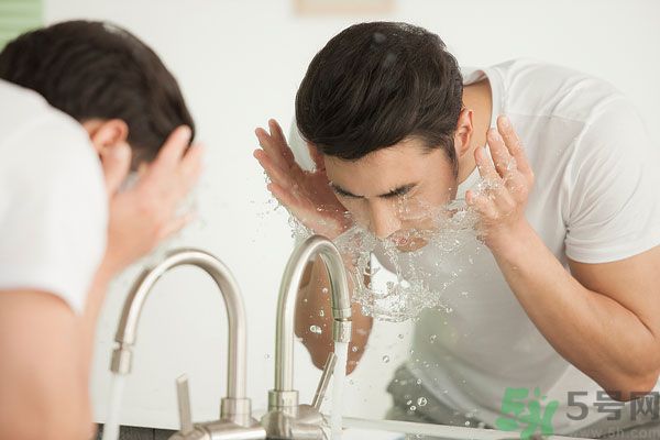 洗臉用什么醋最好？洗臉用白醋好還是米醋好？