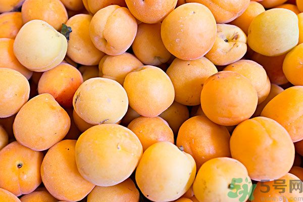 吃了李子能吃桃子嗎？桃子和李子同食好嗎？