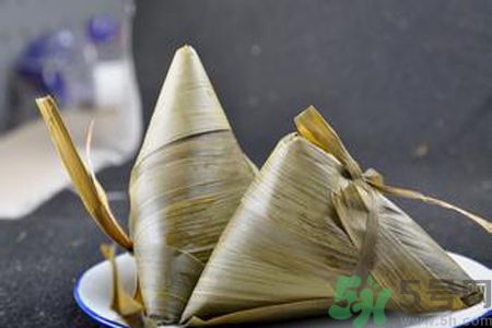 粽子可以和酸梅湯一起吃嗎？吃粽子能喝酸梅湯嗎？