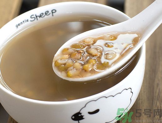 吃粽子可以喝綠豆湯嗎?粽子能和綠豆湯一起吃嗎? 吃粽子可以喝綠豆湯嗎?粽子能和綠豆湯一起吃嗎?