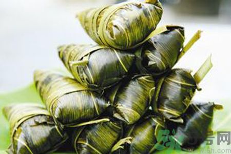 為什么煮粽子葉子會變黃？為什么煮粽子葉子會變色？