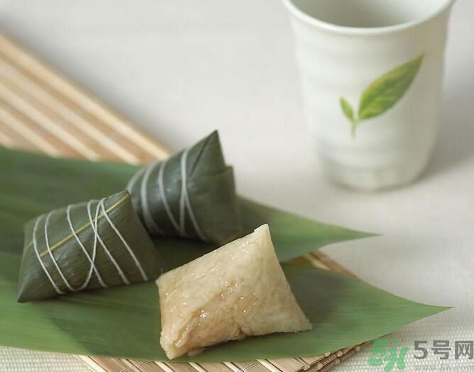 熟粽子泡在水里會(huì)壞嗎？熟粽子為什么要泡在水里？