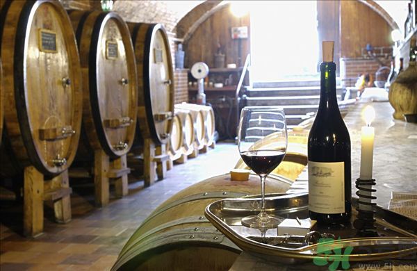 女生喝紅酒有什么好處？女生喝紅酒好嗎？