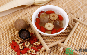 山楂枸杞一起泡水喝好嗎？山楂枸杞一起泡水喝有什么好處？