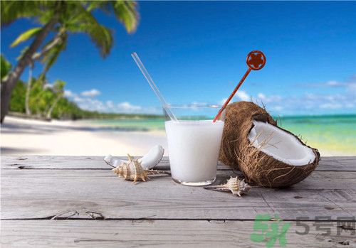 椰子不能和什么東西一起吃?椰子和什么相克 椰子不能和什么東西一起吃?椰子和什么相克