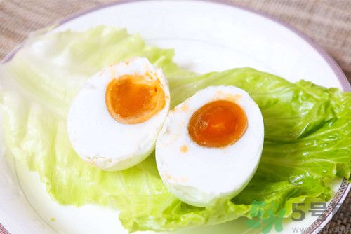 咸鴨蛋和牛奶能一起吃嗎?咸鴨蛋和牛奶一起吃會(huì)怎么樣 咸鴨蛋和牛奶能一起吃嗎?咸鴨蛋和牛奶一起吃會(huì)怎么樣