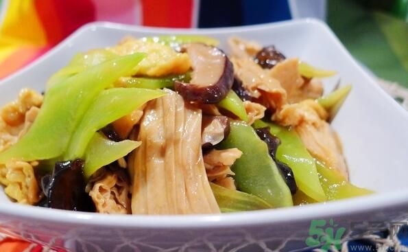 萵筍可以和香菇一起炒嗎？萵筍和香菇一起吃好嗎？