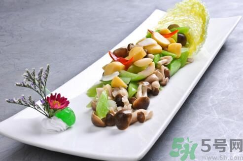 萵筍可以和香菇一起炒嗎？萵筍和香菇一起吃好嗎？