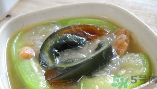 皮蛋可以和絲瓜一起吃嗎?皮蛋能和絲瓜同吃嗎? 皮蛋可以和絲瓜一起吃嗎?皮蛋能和絲瓜同吃嗎?