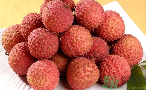 荔枝可以和西瓜一起吃嗎?荔枝能和西瓜同吃嗎? 荔枝可以和西瓜一起吃嗎?荔枝能和西瓜同吃嗎?