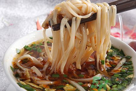 臊子面是哨子面嗎？臊子面和哨子面有什么區(qū)別？