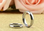 女子被5枚戒指咬手是什么原因？買戒指怎么確定自己的尺寸？