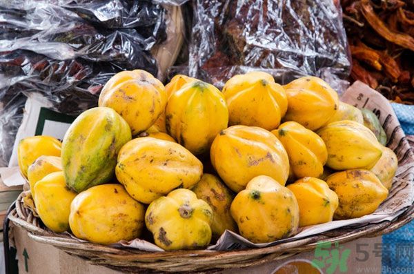 木瓜是酸的嗎？木瓜吃起來什么味道？