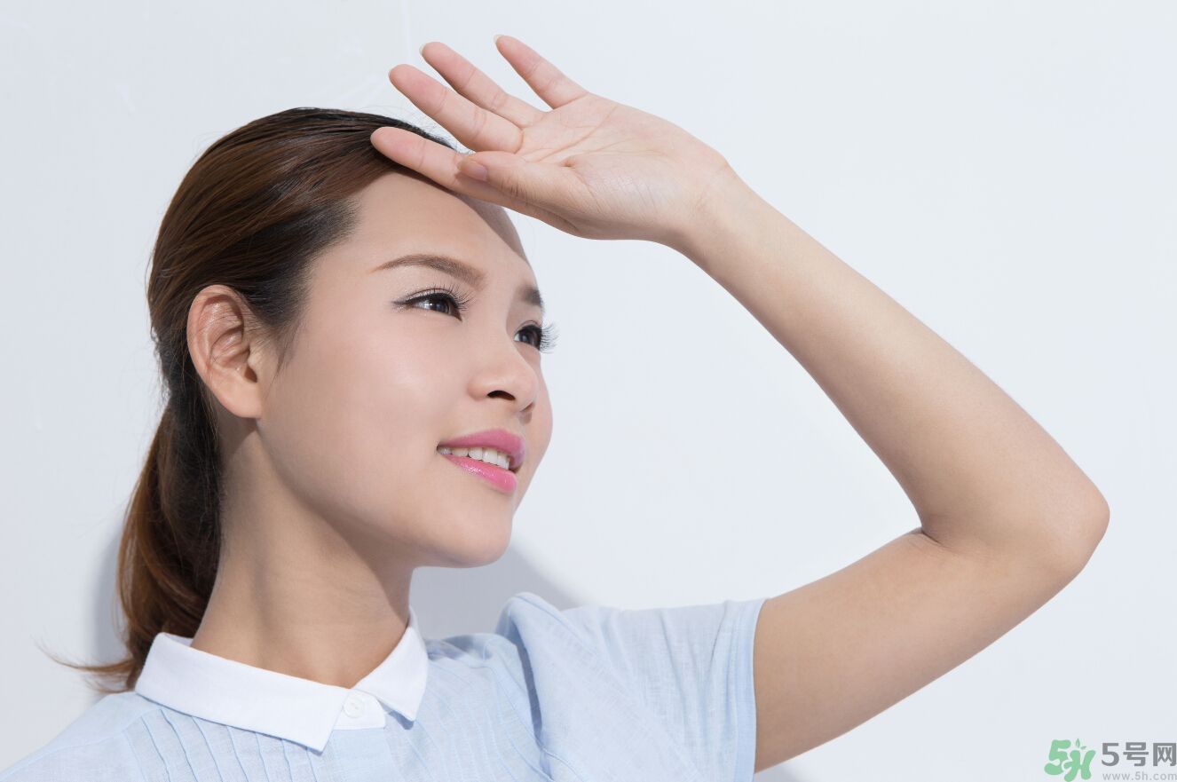 胳膊曬黑了多久能恢復(fù)？胳膊曬黑了怎么白回來？