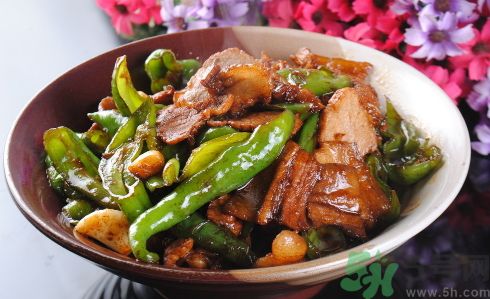 農(nóng)家小炒肉是放什么醬炒的?農(nóng)家小炒肉用什么辣椒醬? 農(nóng)家小炒肉是放什么醬炒的?農(nóng)家小炒肉用什么辣椒醬?