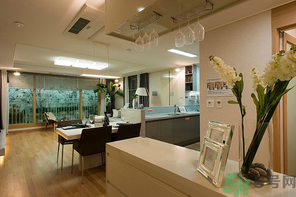 吹空調(diào)喉嚨痛怎么辦？吹空調(diào)喉嚨痛怎么回事？