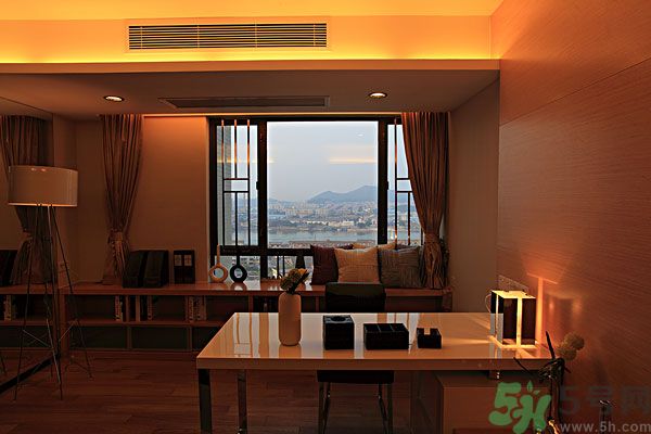 吹空調(diào)鼻子干燥怎么辦？吹空調(diào)鼻子里面很干燥怎么回事？