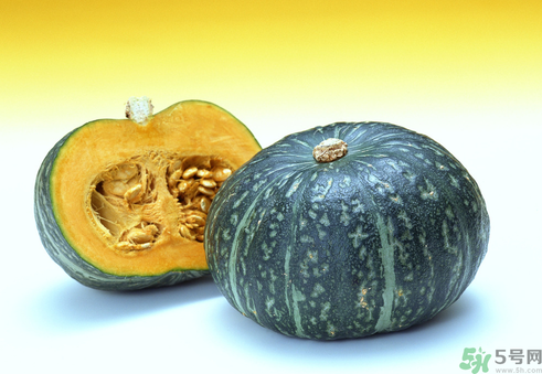 南瓜里面長霉了能吃嗎？長霉的南瓜可以吃嗎？