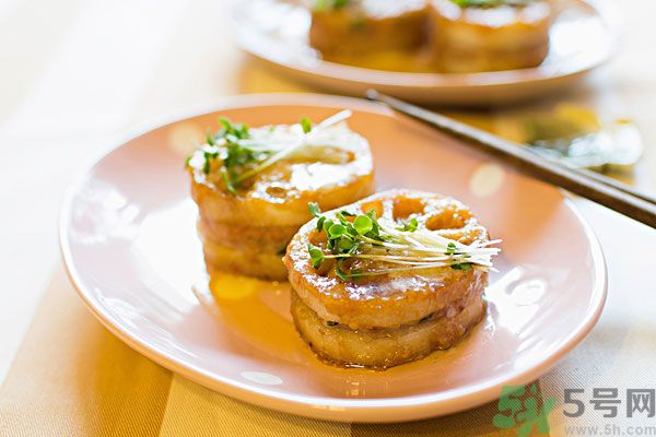 蓮藕里面的泥怎么清理？蓮藕里面的泥巴怎么洗？