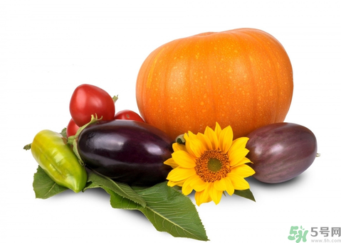 南瓜里面長霉了能吃嗎？長霉的南瓜可以吃嗎？